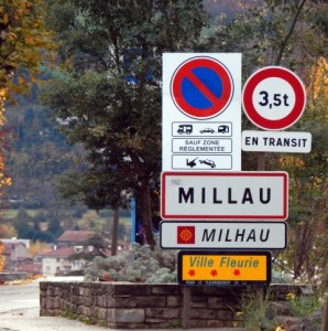 la hallette aux vins le village de millau